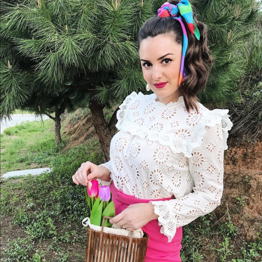 BLOGGERS FAVORITE ZARA Die Cut Embroidered Blouse - Picture 2 of 8